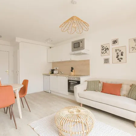 Cosy Au Centre D'oullins Avec Garage Oullins