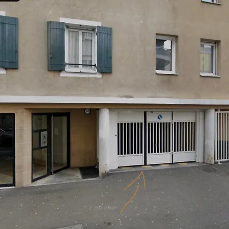 Cosy Au Centre D'oullins Avec Garage Apartmán