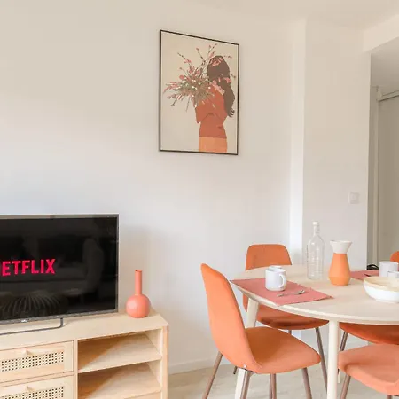 Cosy Au Centre D'oullins Avec Garage Apartmán *